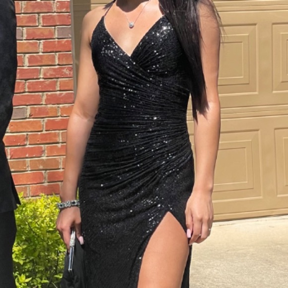 Black sequins formal dress - Picture 5 of 5